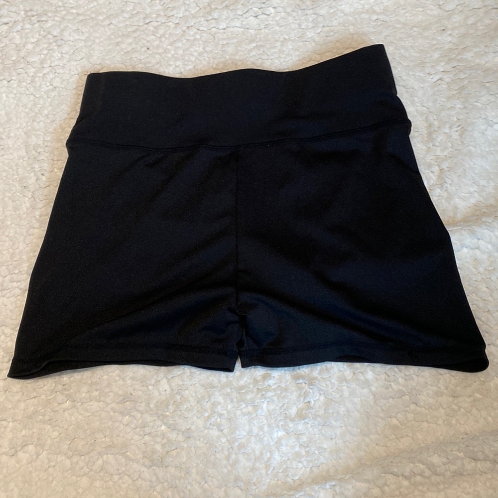Scrunched butt spandex shorts